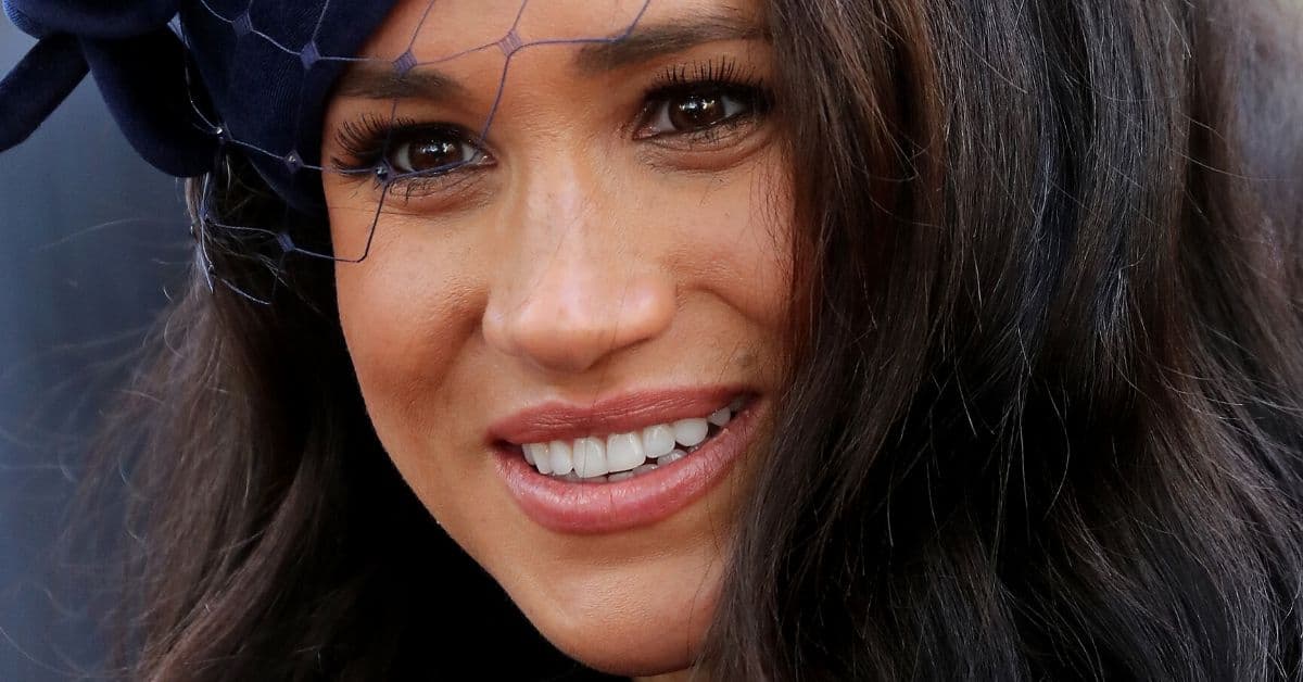 Meghan Markle mostró el look de invierno perfecto en medio de un solemne homenaje