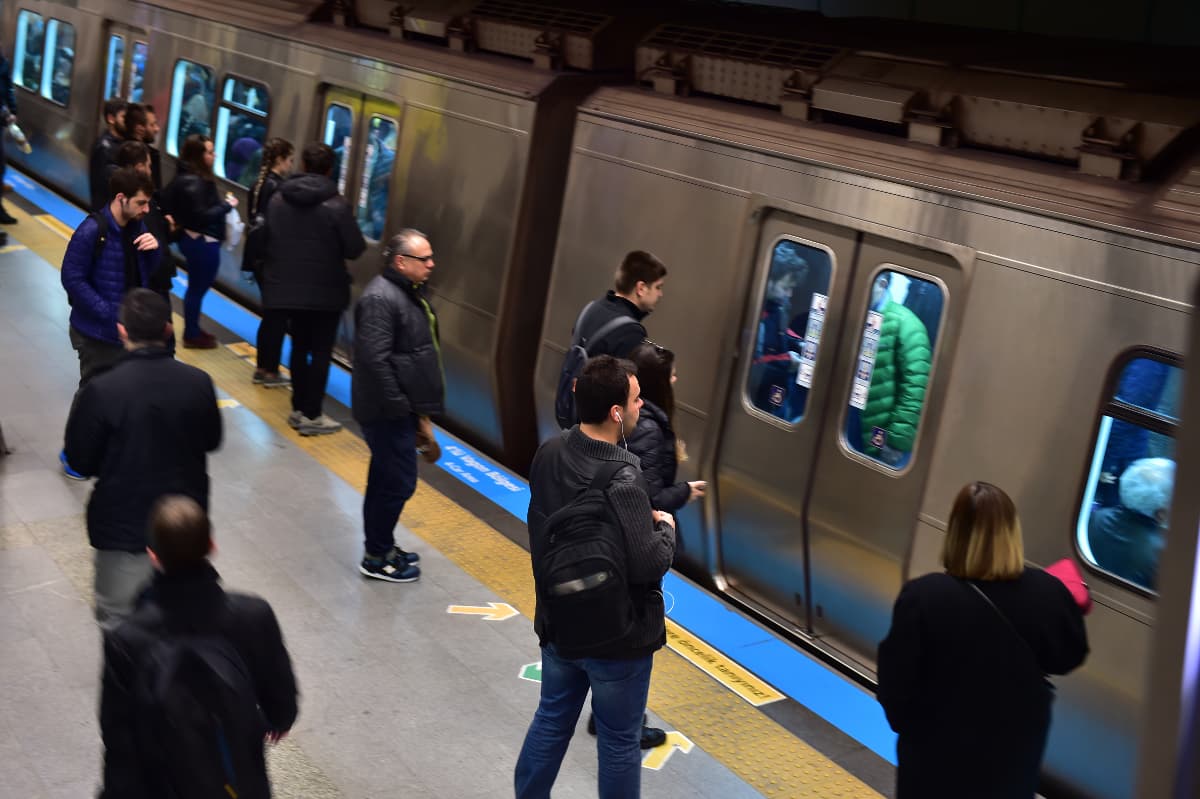 Mujer con 13 arrestos previos es detenida en Grand Central Station por amenazar a pasajeros con cuchillo