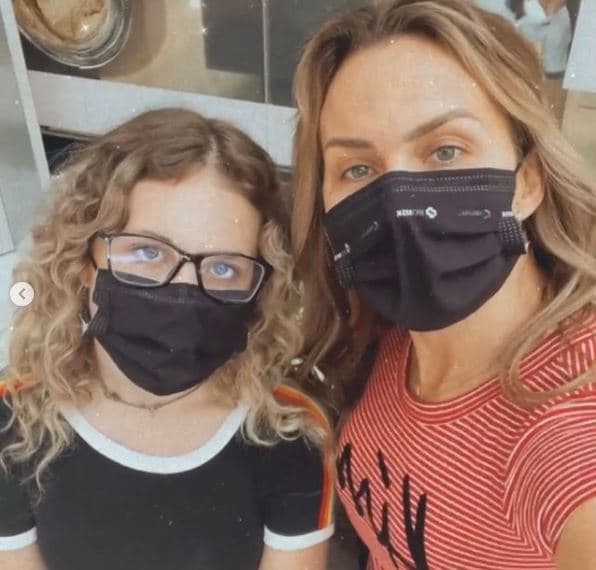 "Siempre en todo me ha apoyado y me gusta mucho que podamos hacer esto como una experiencia entre madre e hija", declaró la adolescente.