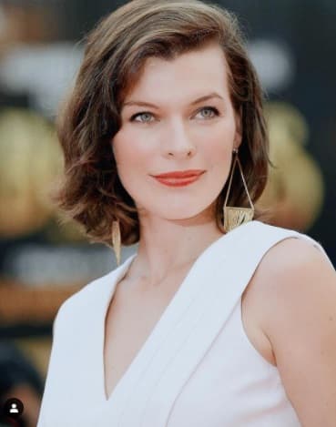 <b>Milla Jovovich </b>también ha usado sus redes sociales para mostrar su preocupación y apoyo hacia sus compatriotas. La modelo y actriz nació en Kiev, la capital de Ucrania, cuando aún era parte de la URSS.