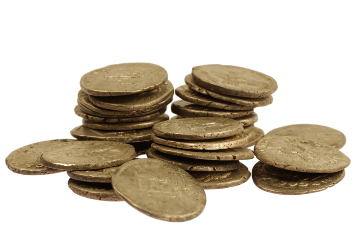 Encuentran enorme tesoro en una olla de oro y no fue al final de un arcoiris