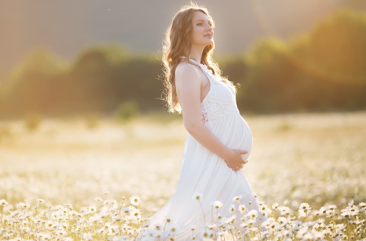 La ‘vitamina del sol’ es esencial durante el embarazo, te explicamos por qué