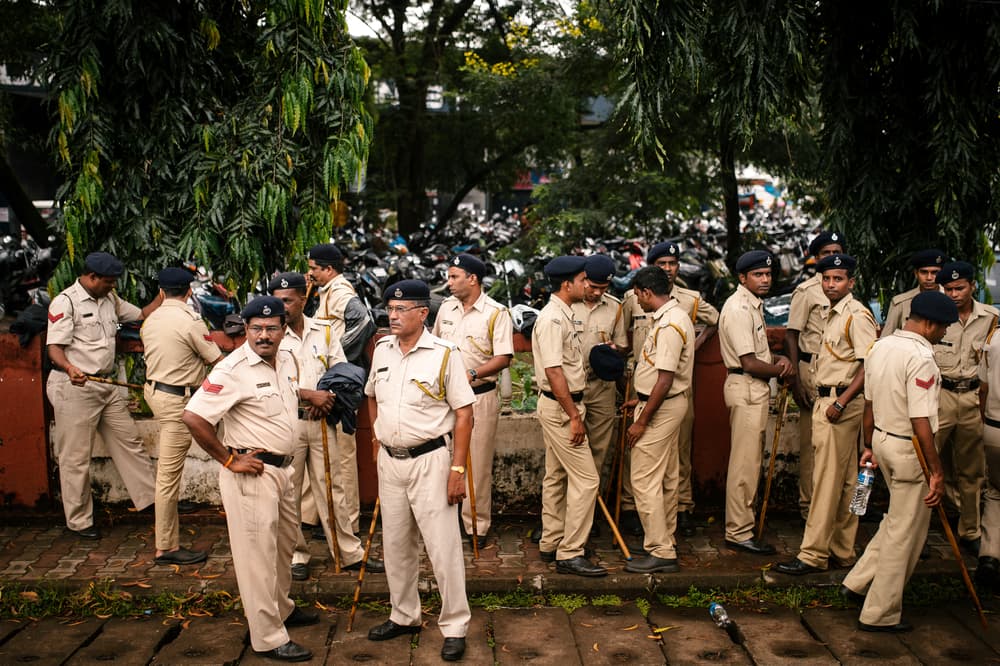 Estaciones policiales femeninas buscan revertir la violencia de género en India