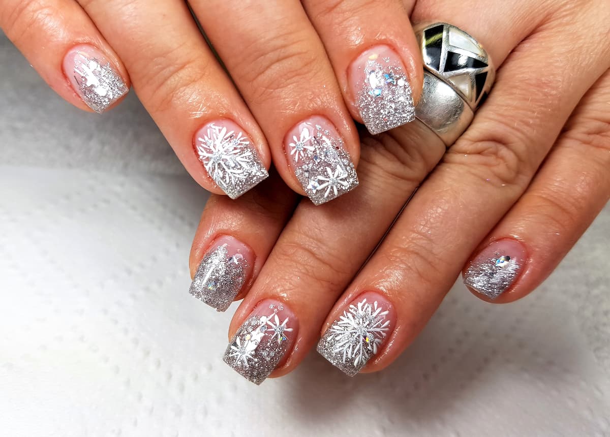 Con estos diseños de uñas inspirados en Disney, tus manos lucirán como las de una princesa