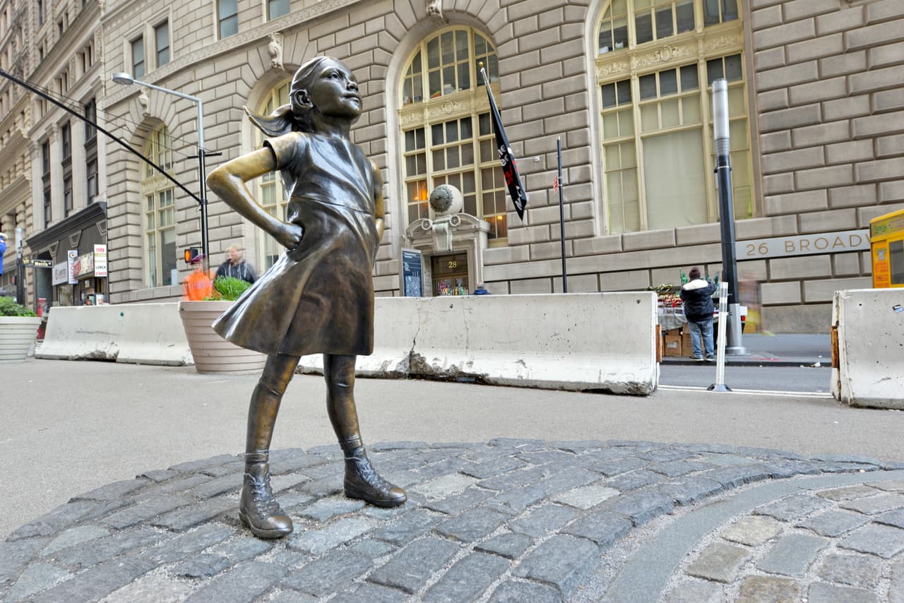 ¿Quién es la niña que enfrenta al famoso toro de Wall Street?