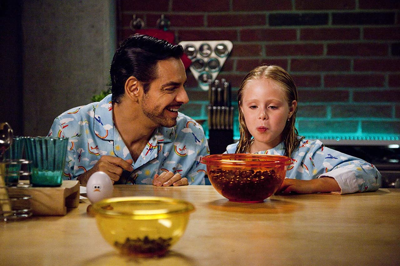 Eugenio Derbez y Loreto Peralta recrearon el póster de 'No se aceptan devoluciones', 6 años después