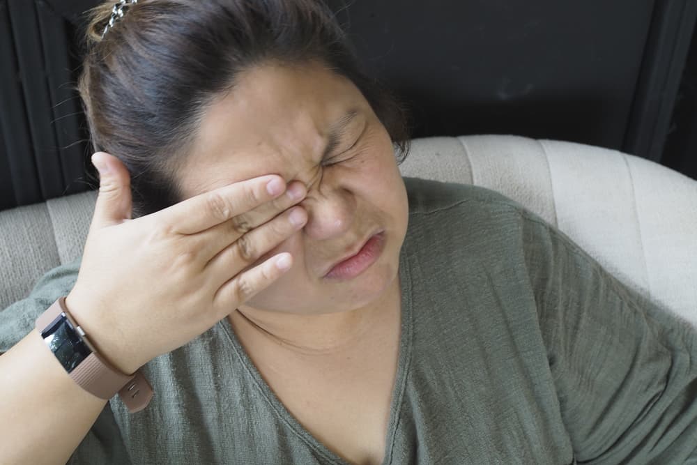 Esta cirugía láser promete eliminar las molestas manchas flotantes