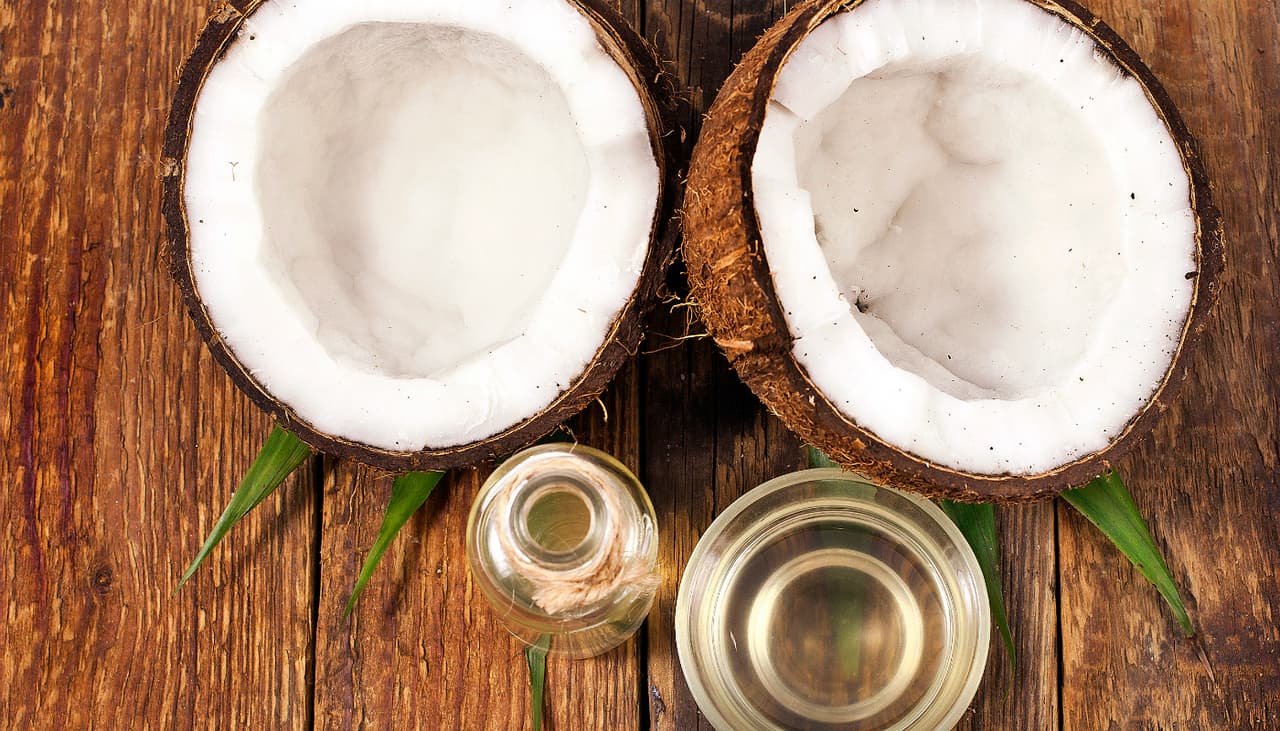 El coco, un superalimento y aliado contra el cáncer, la hipertensión y la grasa abdominal