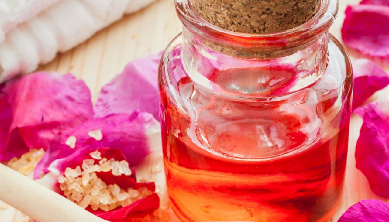 El secreto de una dermatóloga que hace que las estrías rojas se vuelvan finitas y casi invisibles