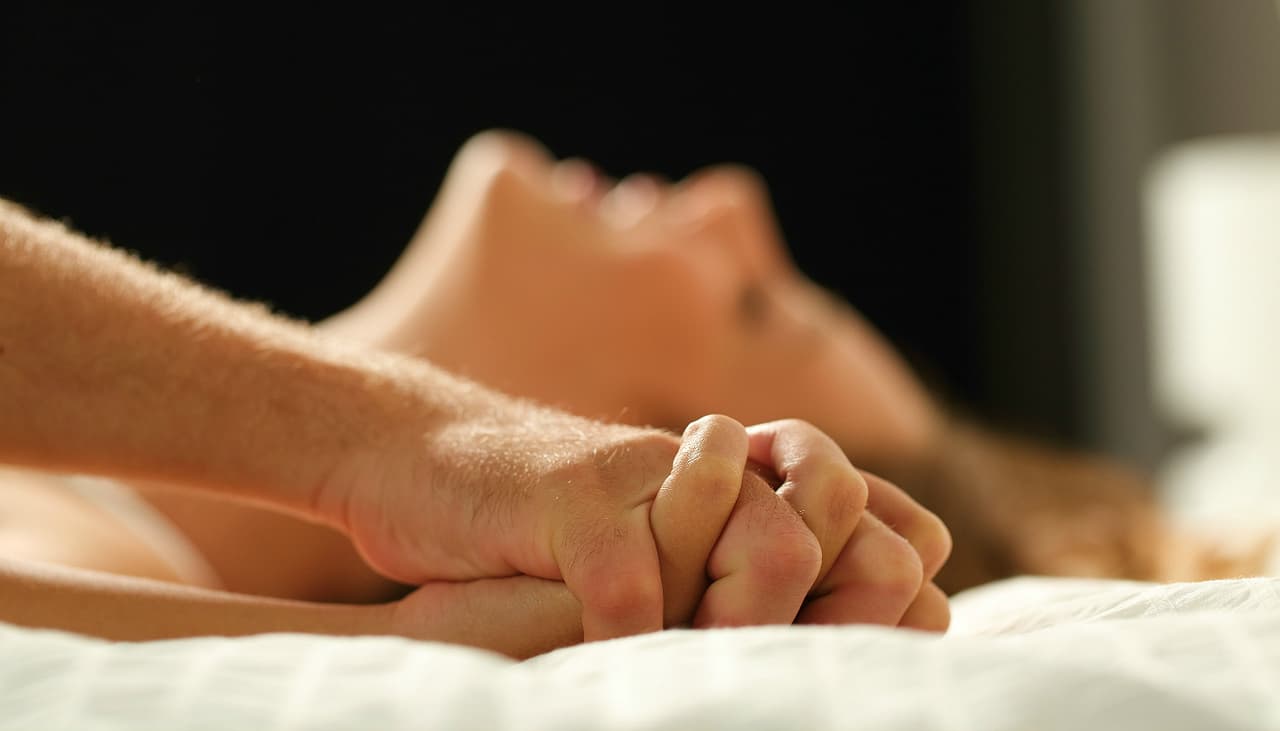 ACV durante el orgasmo: ¿es posible? Una mujer lo sufrió, te contamos cuidados y riesgos