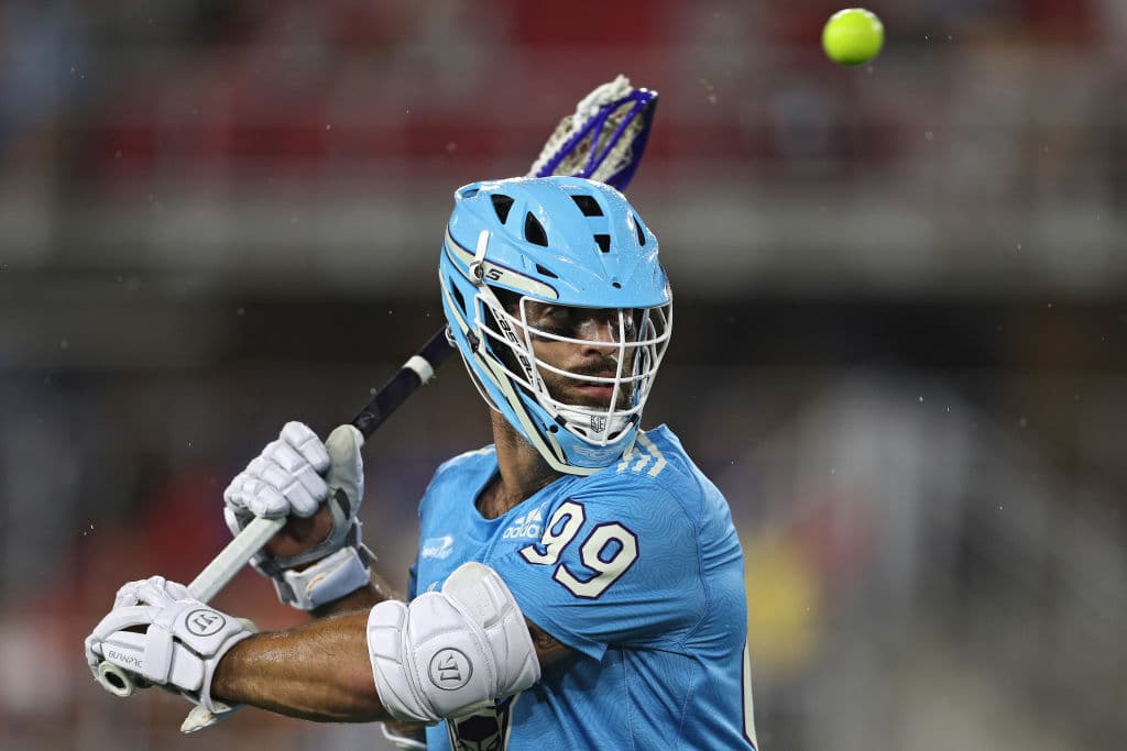 Eiza González presentó a su nuevo novio: es un guapo jugador de lacrosse