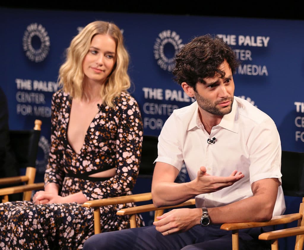 El protagonista de You sigue igual que en Gossip Girl hace 12 años: 13 fotos lo comprueban