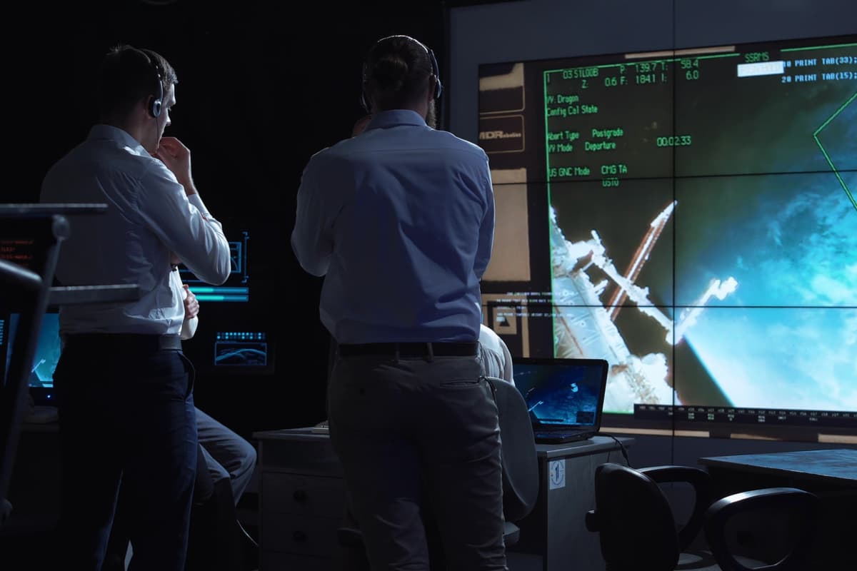 Volar una nave espacial usando una app: el último invento de la NASA y SpaceX