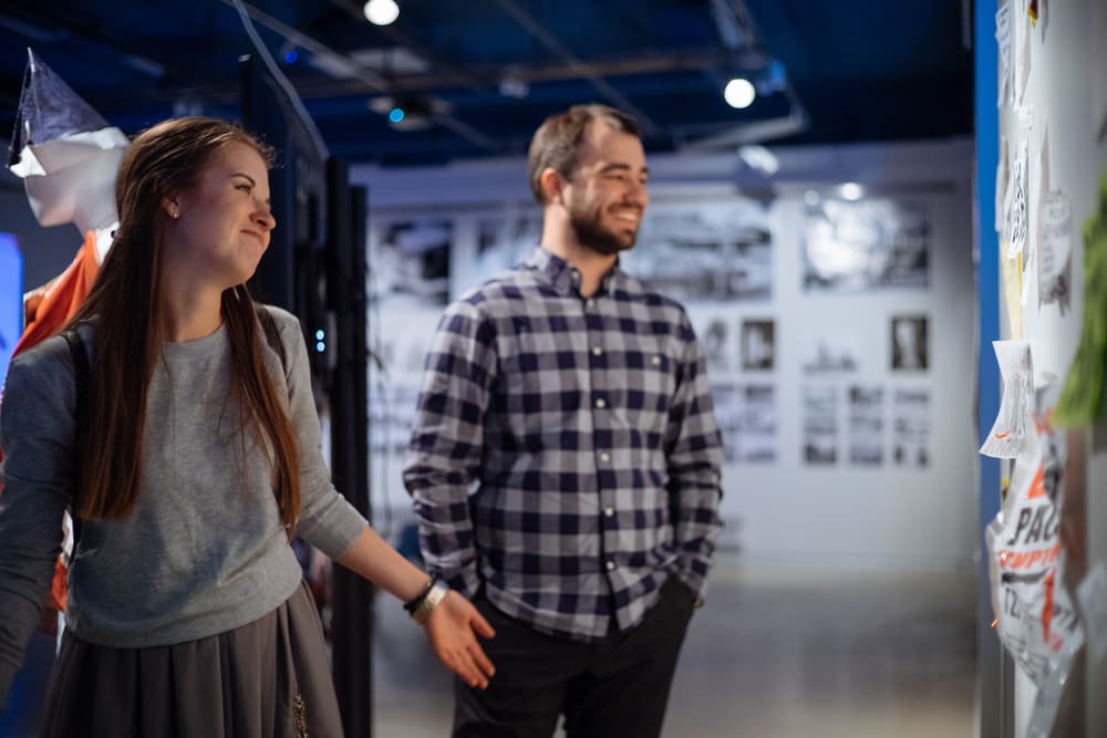 Citas románticas para mantener viva la llama sin dañar tu billetera