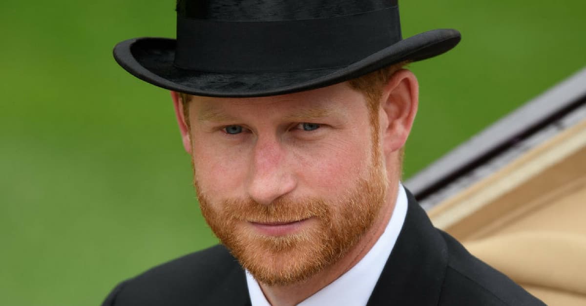 El príncipe Harry se disfrazó de Santa Claus para honrar a Lady Di y mandar emotivo un mensaje