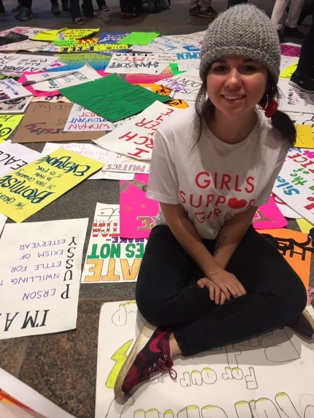 ¿Pueden las secuelas de acoso convertirse en arte? Conoce el impactante proyecto de esta joven de 19 años