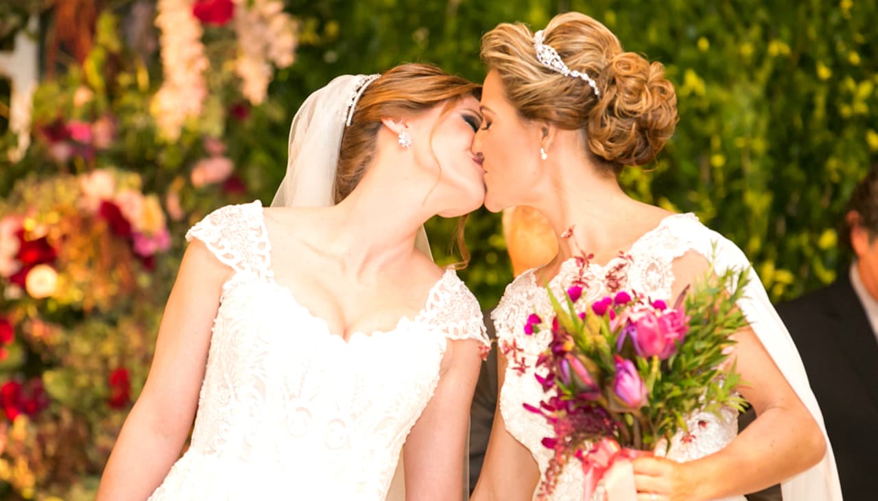 Famosas latinas que tienen novia y no les importa el qué dirán