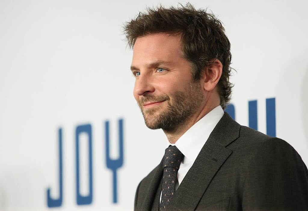 Bradley Cooper es irresistible: sabe cocinar, habla francés y ¡baila como los dioses!