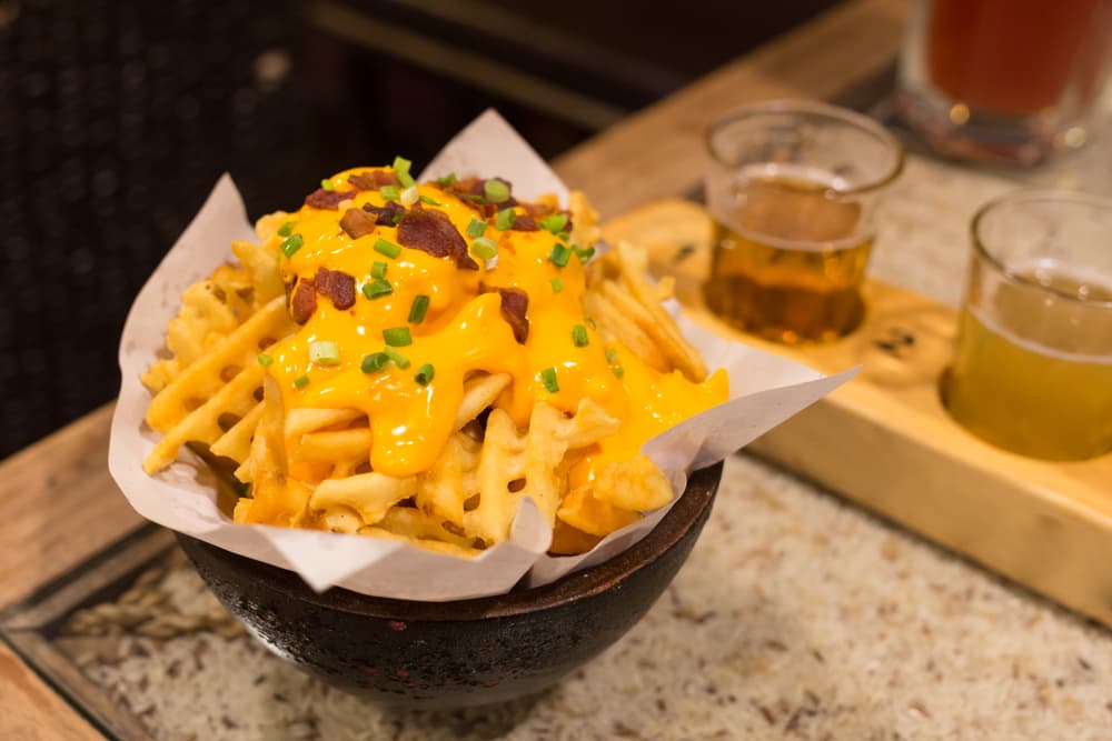 Esta receta de salsa cheddar es deliciosa y sencilla