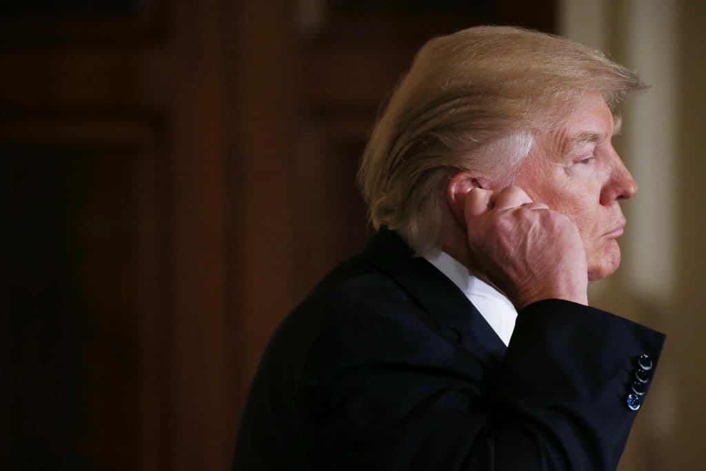 ¿La renuncia de Mike Flynn es el comienzo del declive de Donald Trump?