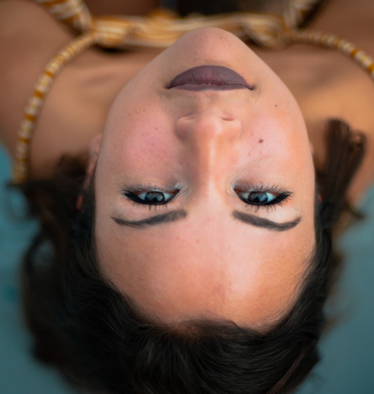 Cómo depilar el vello facial y adorar el resultado: las técnicas que sí funcionan y las que no tanto