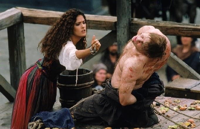 ¿Recuerdas cuando Salma Hayek fue Esmeralda en 'El Jorobado de Notre Dame'?