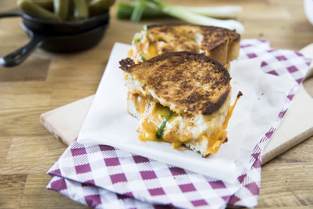 Exquisitos sándwiches de queso grillados que puedes preparar de estas 4 maneras