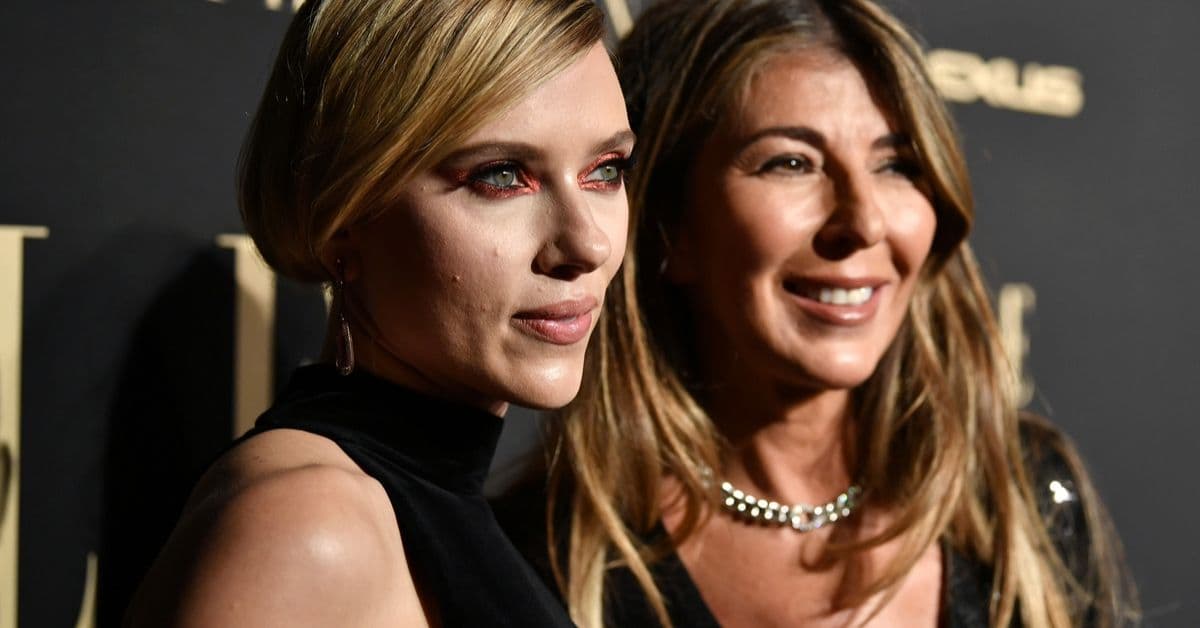 Scarlett Johansson encontró el coordinado perfecto para las mujeres petite y queremos uno igual