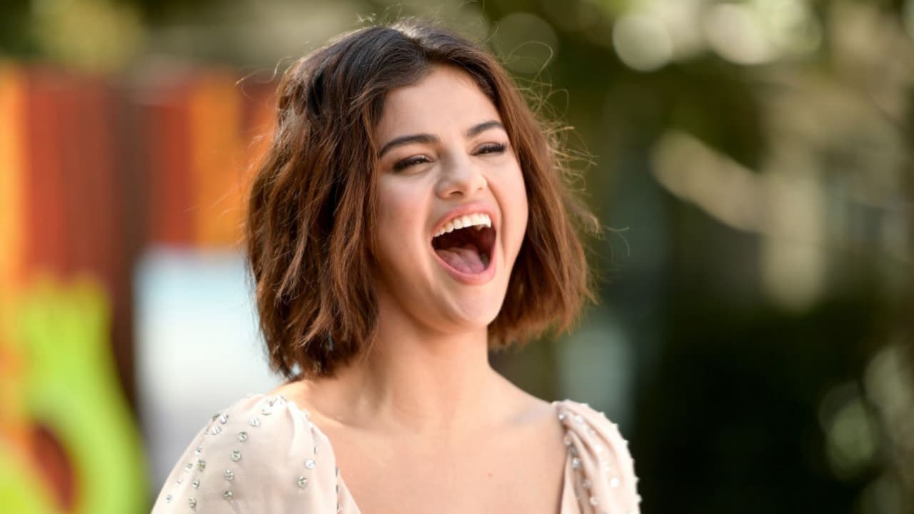 La cola de caballo de Ariana ya es tendencia y ahora la usa Selena: le queda hermoso