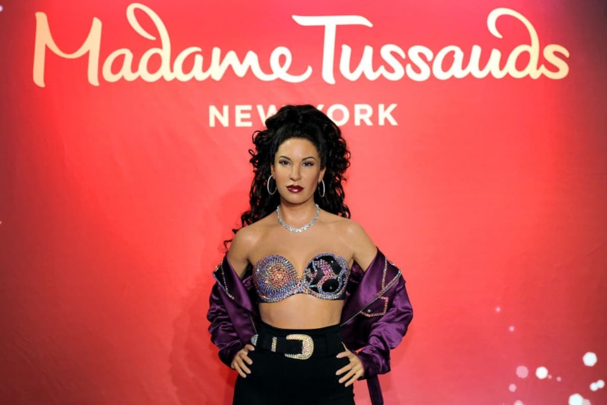 6 looks de Selena que de nuevo están en tendencia y puedes usar en el día a día