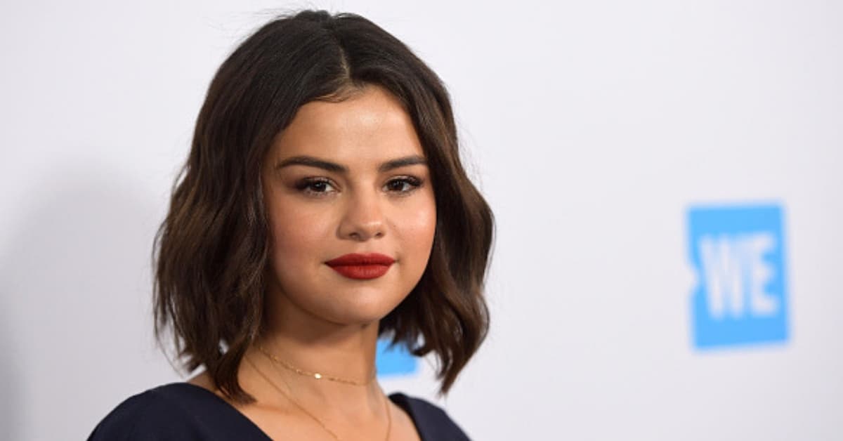 Selma Blair y otras 9 celebridades que luchan contra una enfermedad crónica TODOS los días