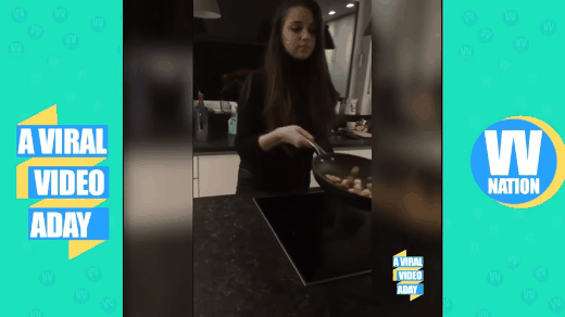 Las 10 formas más originales y divertidas de pedir nudes (etiqueta a tu media naranja)