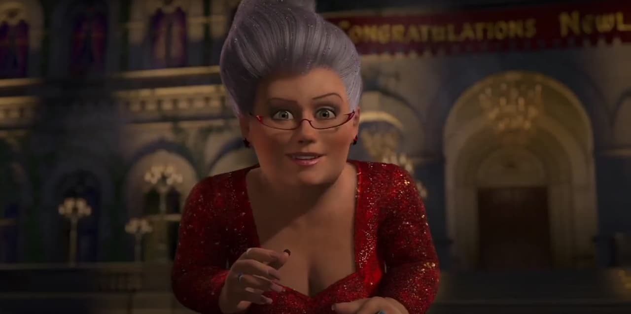 <b>El hada madrina</b>
<br>Si Lord Farquaad fue un divertido villano en la primera película de ‘Shrek’, el Hada Madrina se volvió una icónica antagonista en la segunda parte. Cómo olvidar su interpretación de ‘Holding out for a hero’ al final de la cinta.