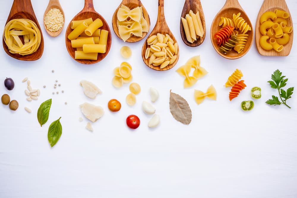 Niditos de pasta con MUCHO queso: 7 recetas que alegrarán tu día (porque con pasta todo es mejor)