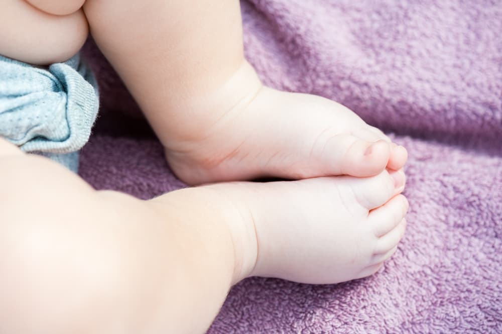 Tu cabello podría ser un peligro para tu bebé: conoce todo sobre el síndrome del torniquete capilar