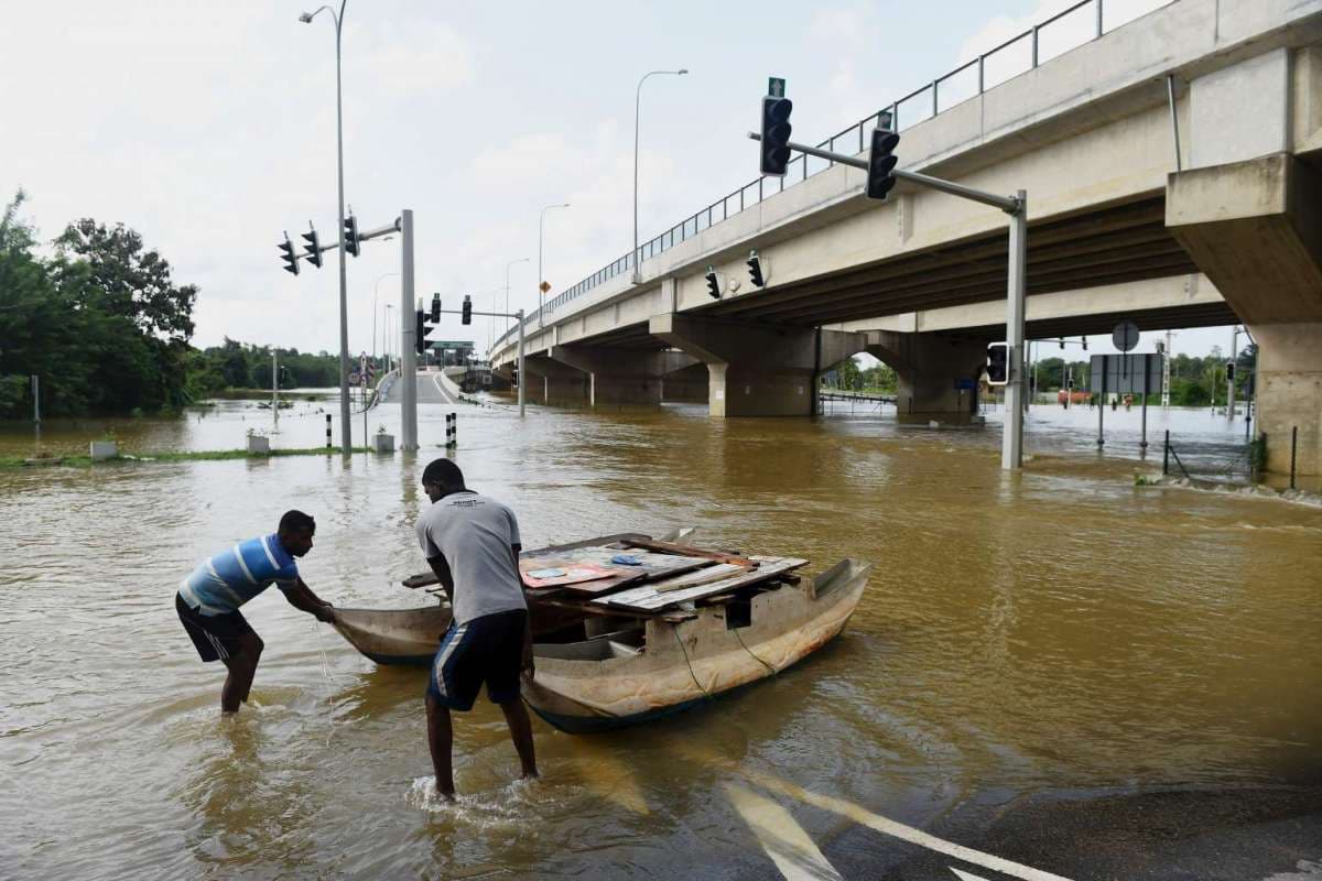 Fotos: las devastadoras inundaciones de Sri Lanka que dejaron más de 100 muertos y 500.000 desplazados