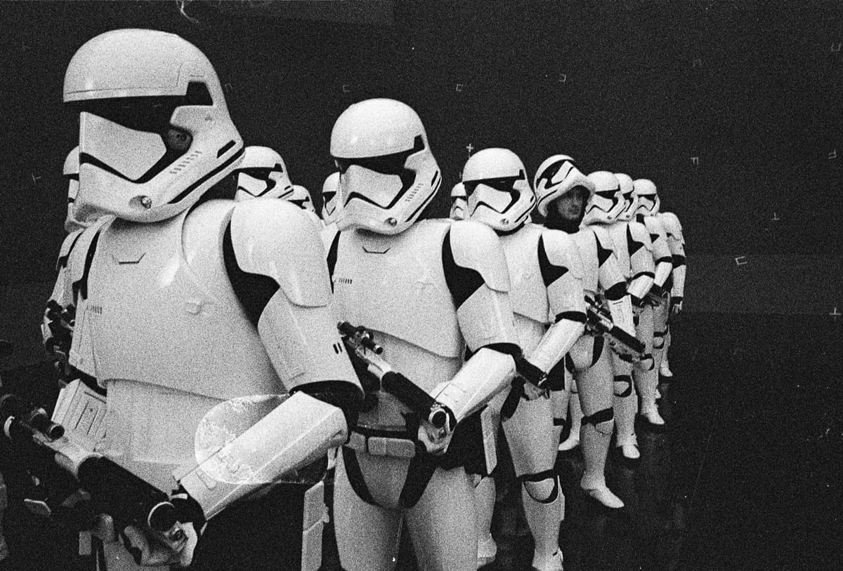 ¿Te gustaría trabajar como Stromtrooper? Esto es lo que necesitas para unirte al lado oscuro