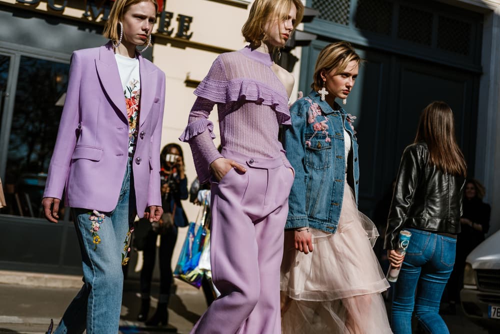 El color lavanda está conquistando las pasarelas y el street style: hazlo parte de tu guardarropa