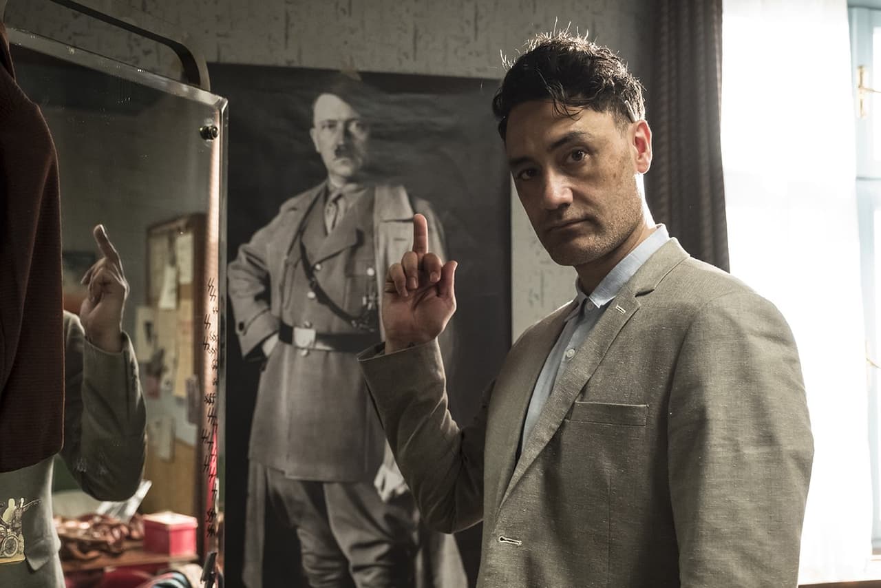 Taika Waititi se convirtió en un Hitler bailarín y quedarás muy confundido al verlo
