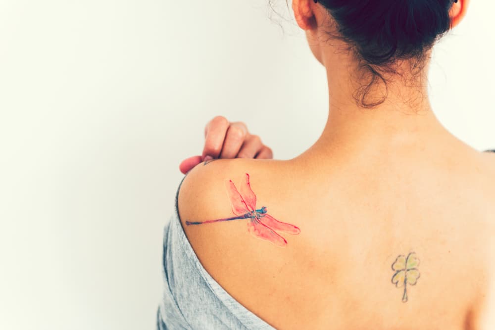 Tatuajes de estilo acuarela: los diseños más delicados y hermosos para mujeres