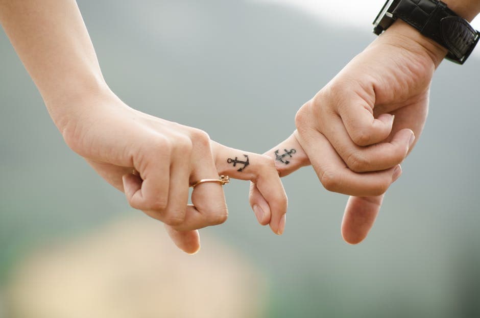 ¿Te quieres hacer un tatuaje en pareja? 50 ideas que son románticas y hermosas