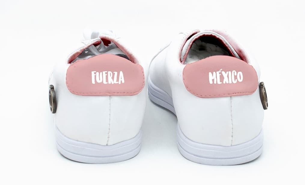 Ya hay unos tenis con la carita de Frida y sus ventas se donarán a damnificados