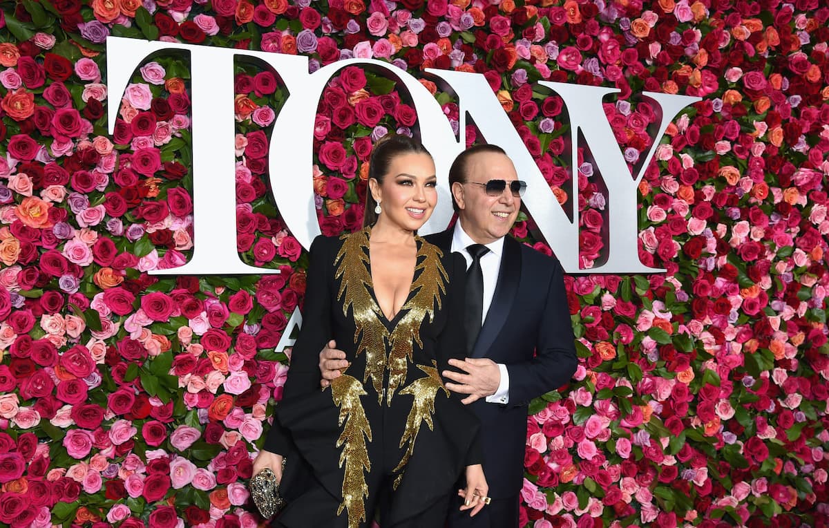 Thalía es una experta malabarista y tenemos el divertido video que lo demuestra