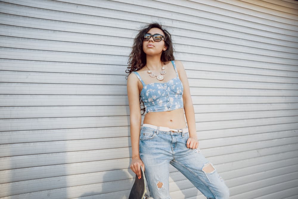 Kendall Jenner nos demuestra que los minitops de jean noventosos volvieron con todo