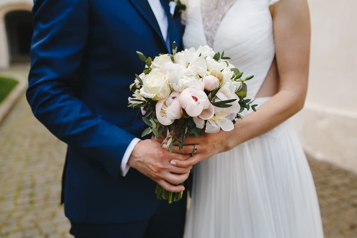 50 románticas frases que puedes agregar en los votos de tu boda