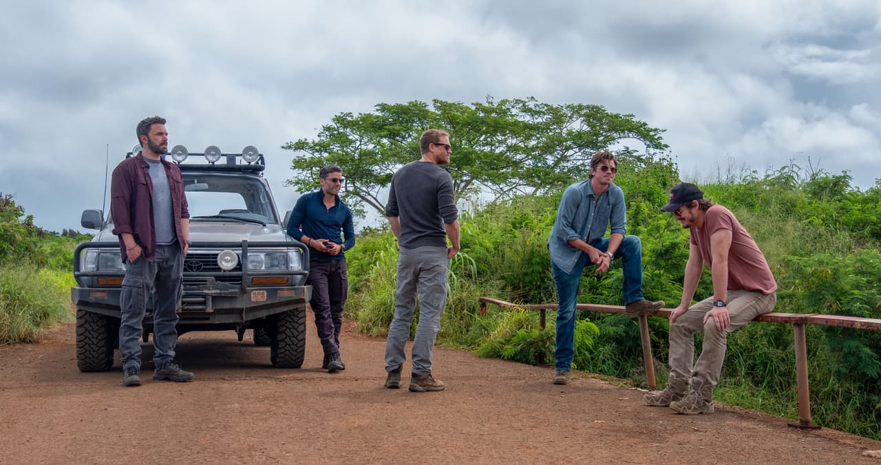 Triple Frontera: razones para ver (o no) la nueva película de Netflix llena de actorazos 