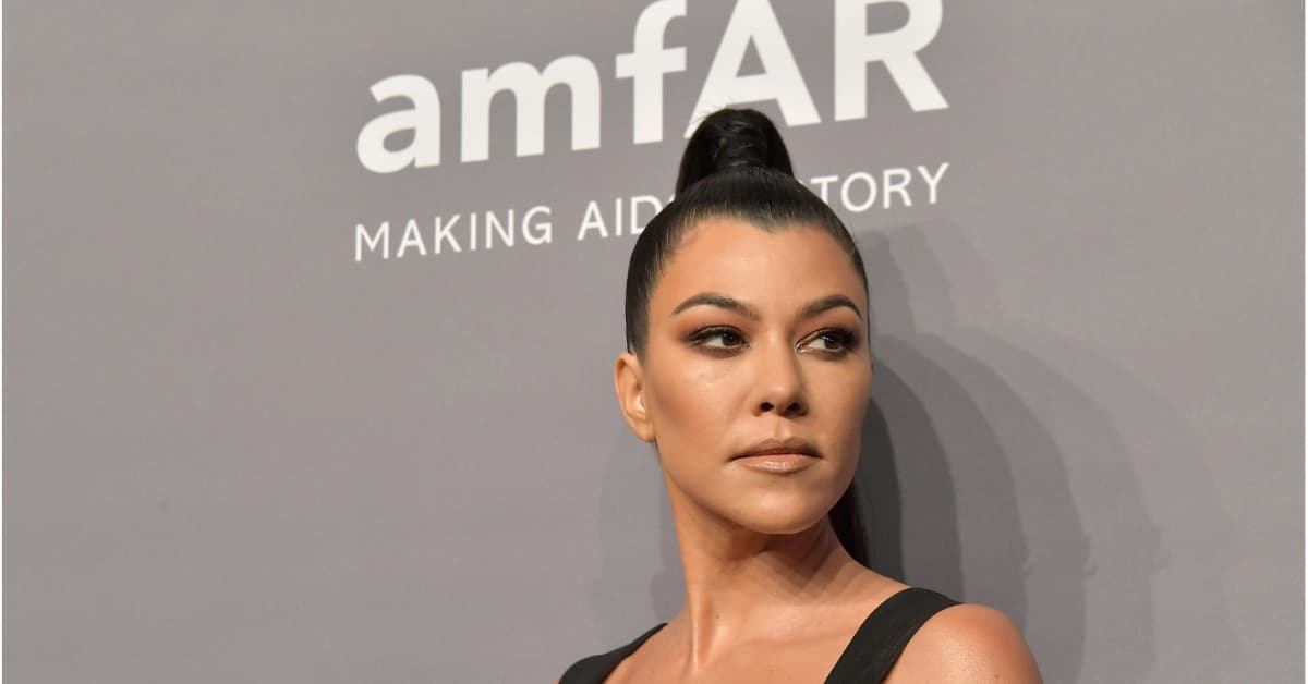 Kourtney nos enseña admirar la belleza del cuerpo femenino y, ¡amar el nuestro!