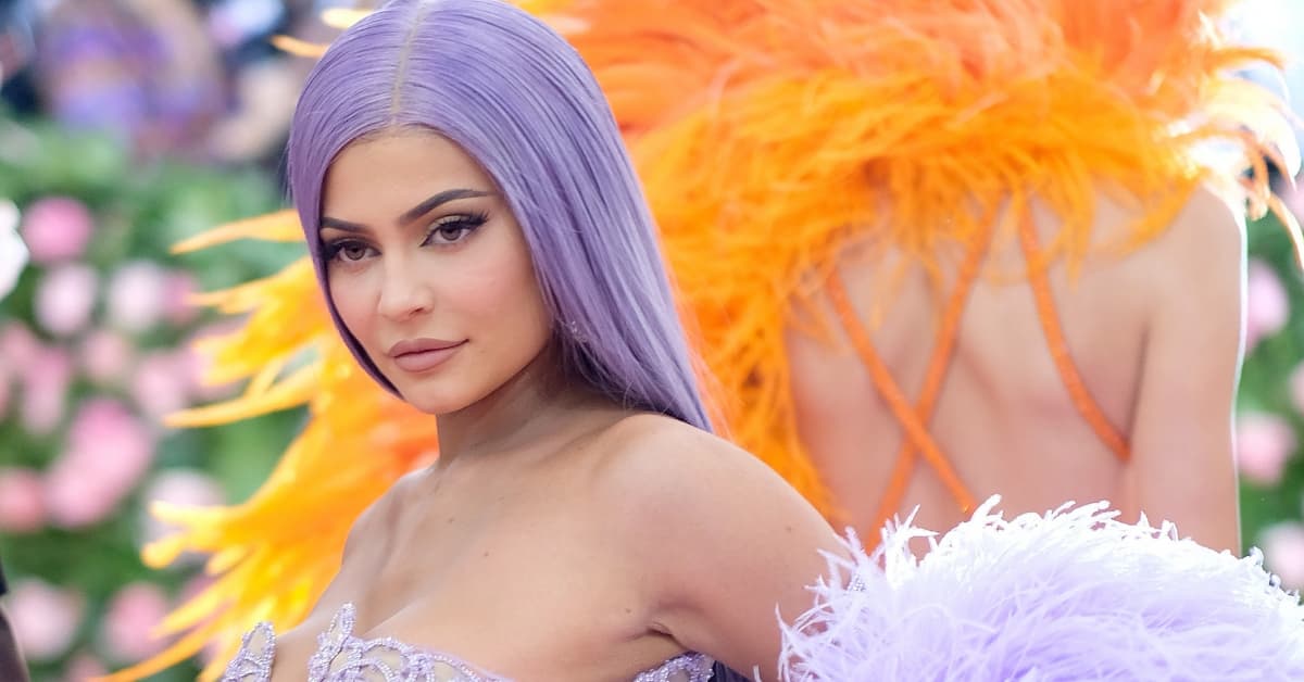 Kylie Jenner dejó el maquillaje glamoroso y se mostró 100% natural ¡Viva las manchas y granitos!