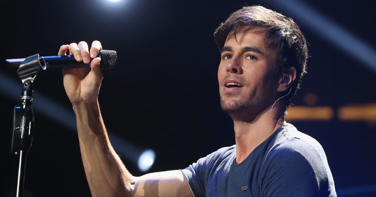 Las guapas hermanas de Enrique Iglesias que muy pocos conocen (además son gemelas)