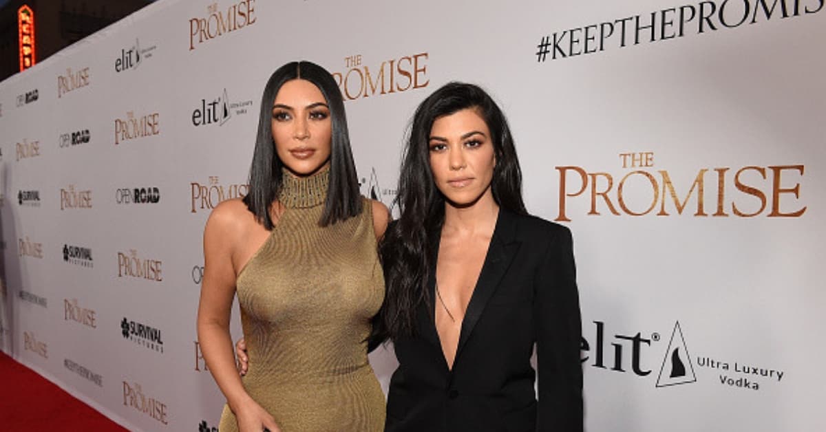 Esta mascarilla dejó irreconocibles a Kim y Kourtney Kardashian (no se vale reírse)